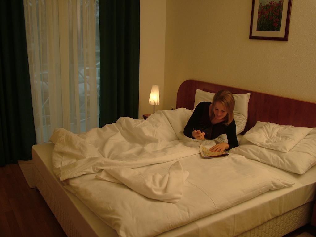 Pontis Hotel Biatorbagy Room photo